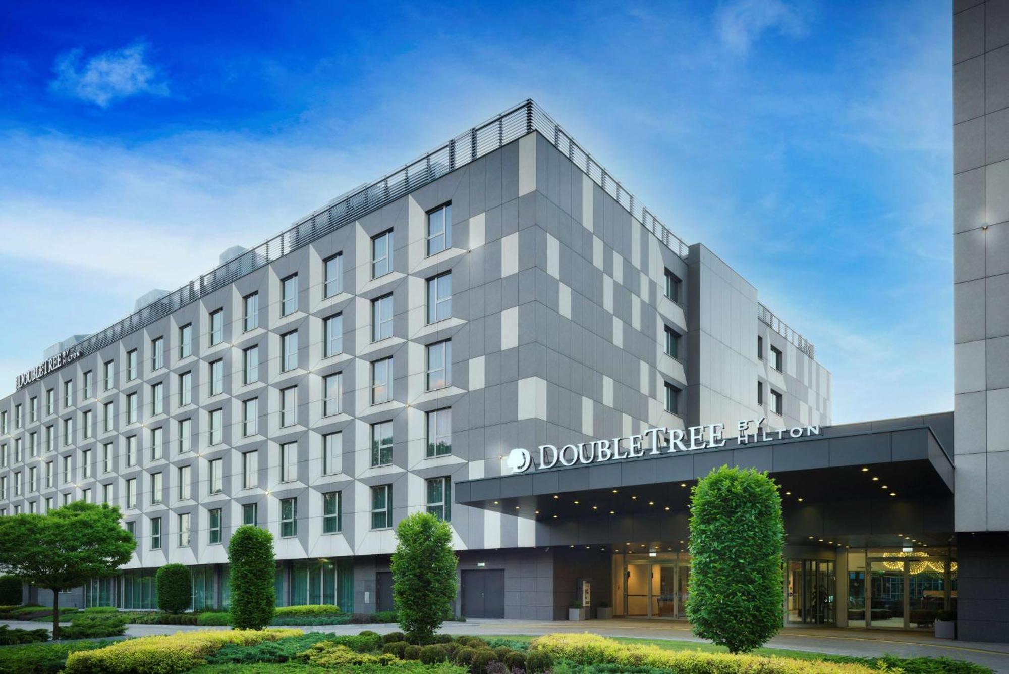 Doubletree By Hilton Krakow Hotel & Convention Center Exterior photo