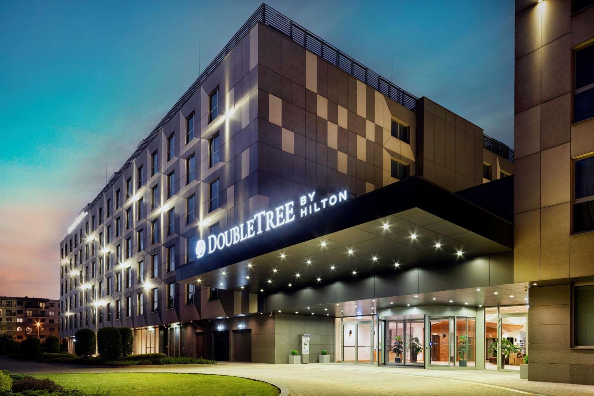 Doubletree By Hilton Krakow Hotel & Convention Center Exterior photo